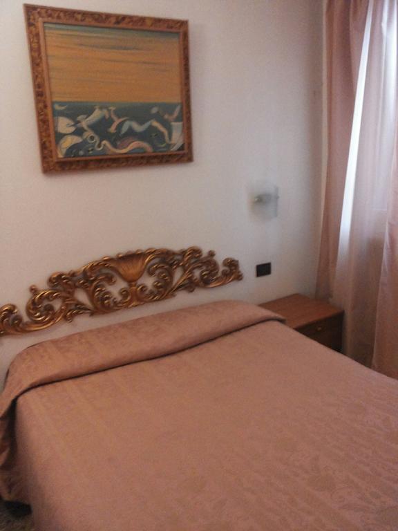 Hotel Antico Capon Venedig Exteriör bild